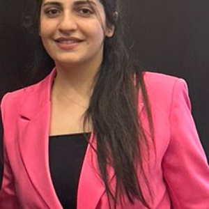 Etutkurs uzmanı Sümeyye